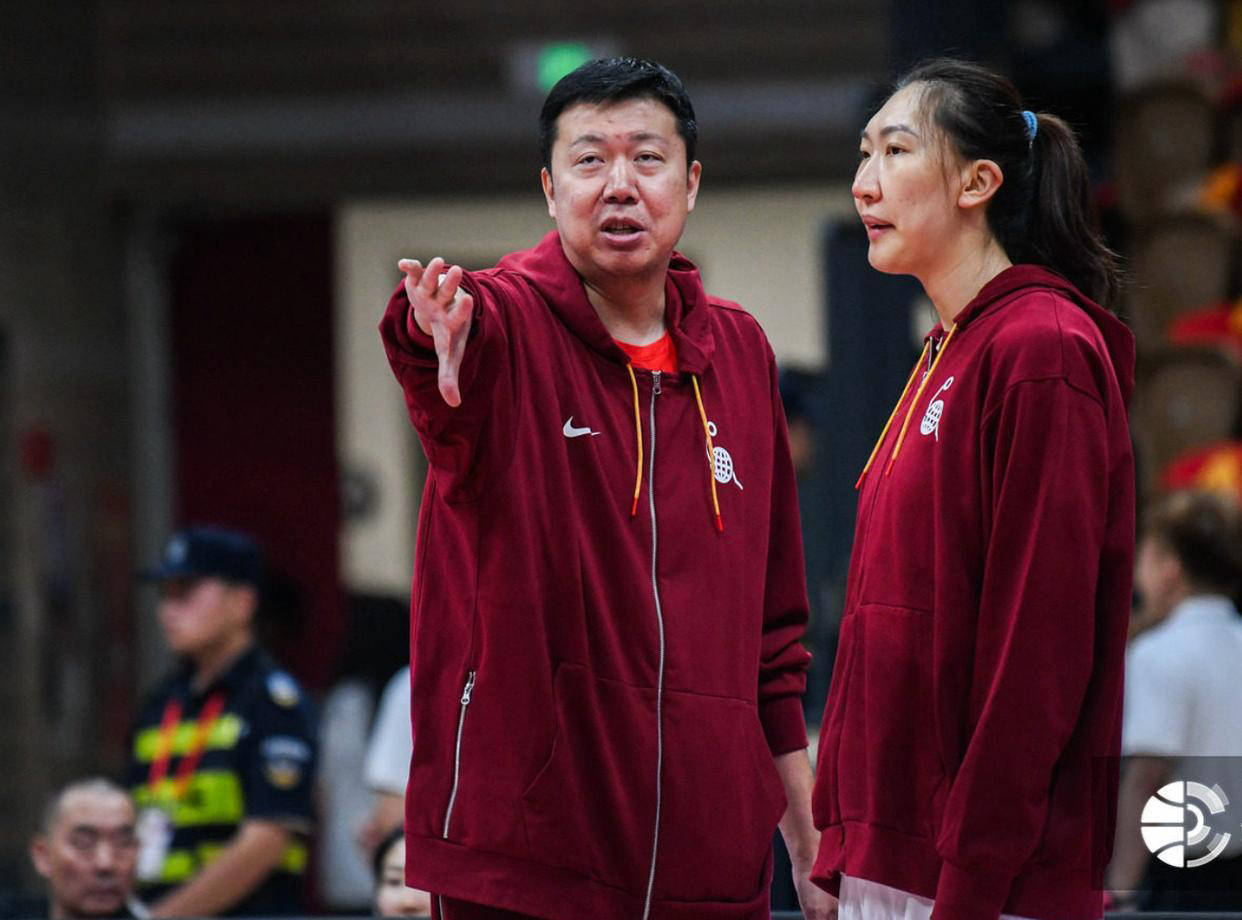 王治郅加盟中国女篮教练组，专攻内线技术提升