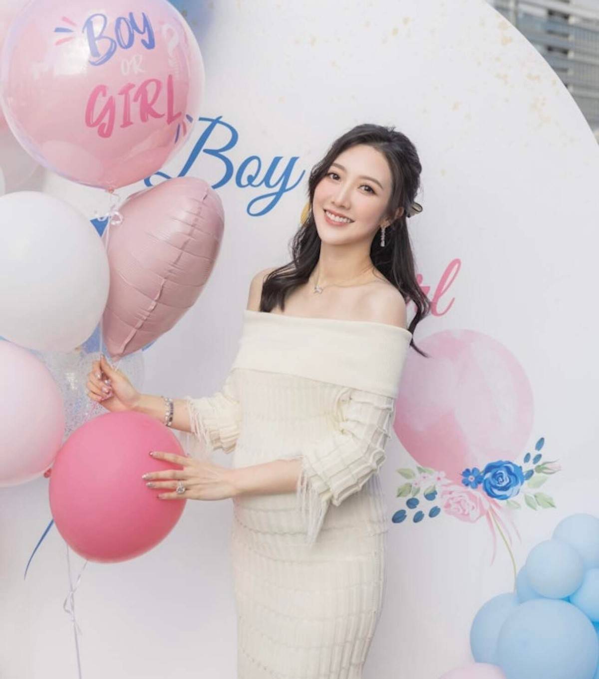 何依婷生活中也十分富贵时常也有在社交平台上晒出她的名牌包包名牌