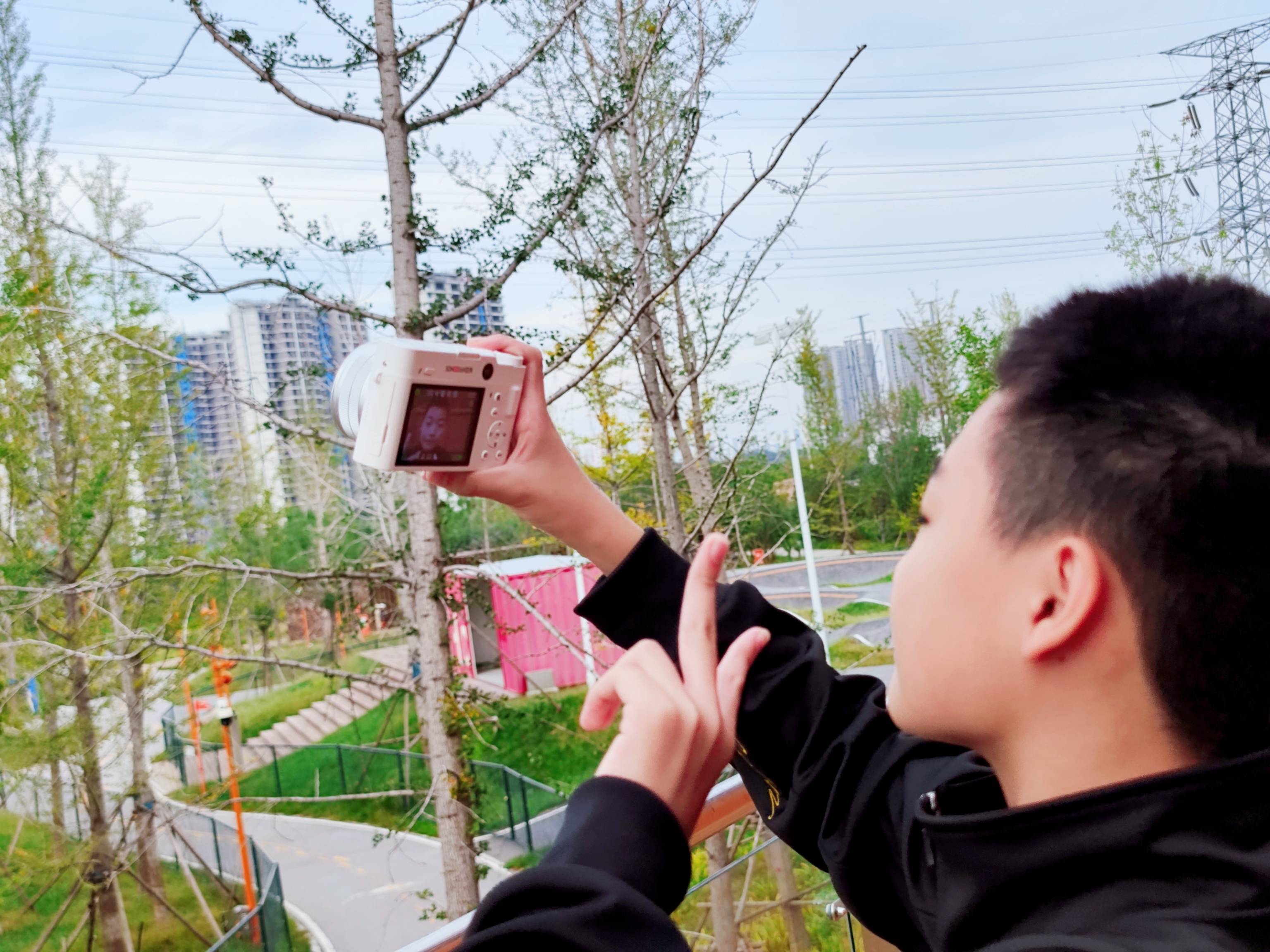 三百块,装下整个青春?松典DC218:从此,你的青春有图有真相!