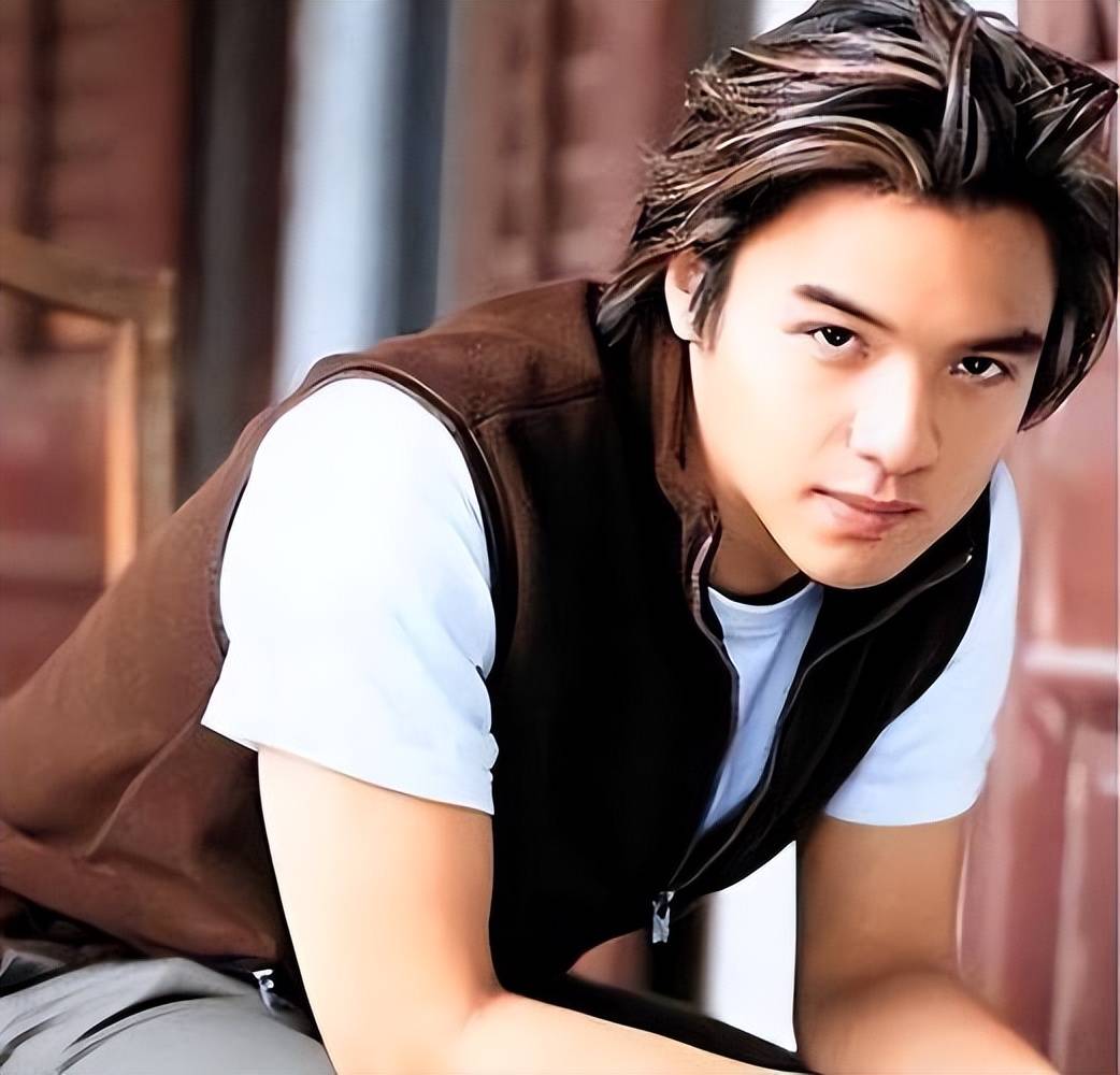 香港爱马仕大秀,古天乐面相变了,许志安真年轻,冯德伦断崖衰老