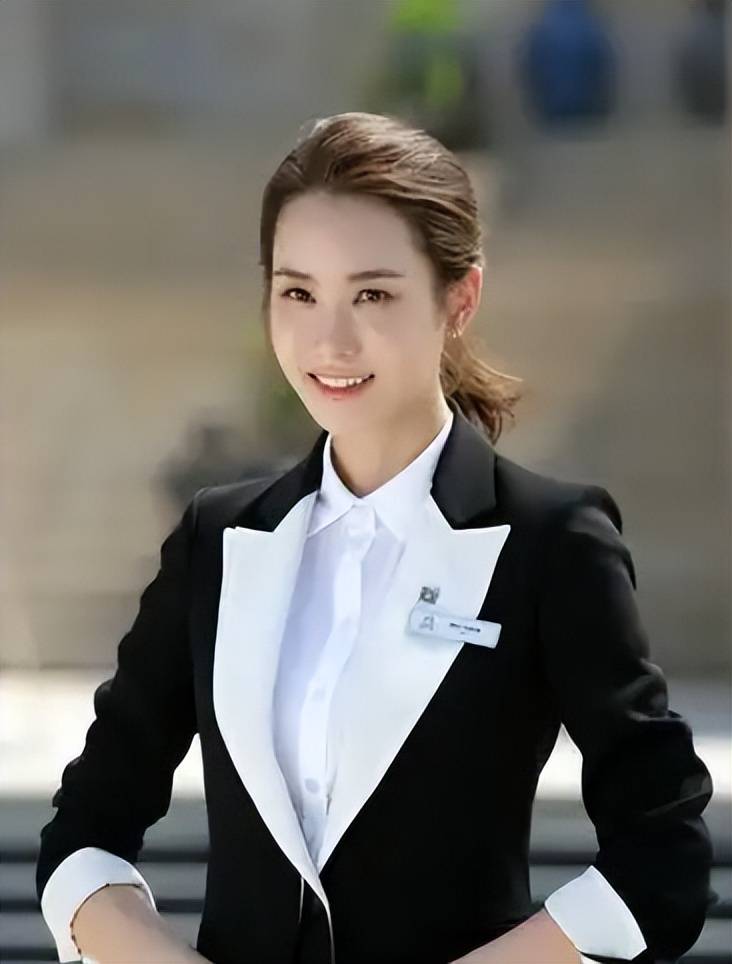 李易峰也没想到,分手多年前女友李多海,终究走上一条"下坡路"