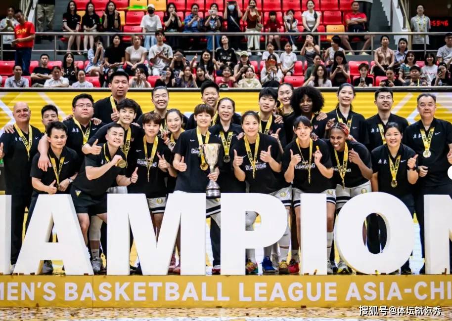 中国女篮亚冠赛场强势夺冠！杨舒予23分斩获MVP 郑薇战术完胜日本劲旅