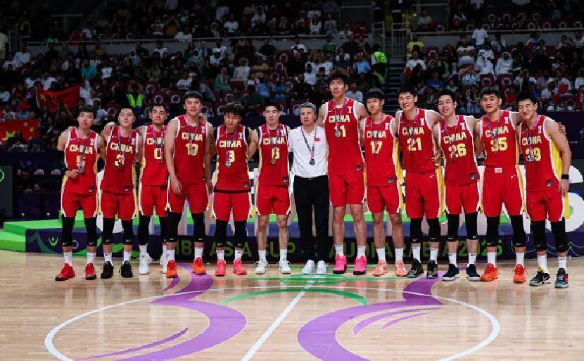 9+3！正式上演首秀！中国男篮第一替补大中锋