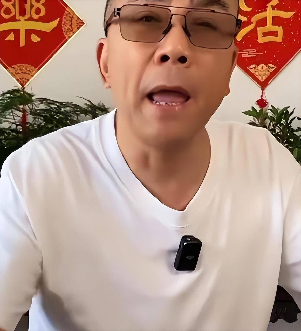 谢雷在天津发视频!替杨议辟谣:照片p的太高科技了,我坚决不信