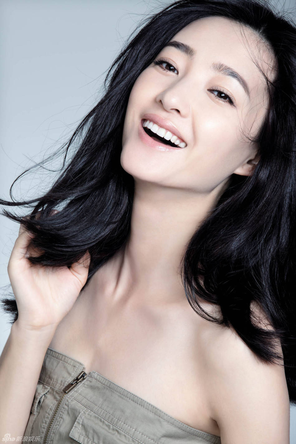 王丽坤心里不停感到迷茫和困惑,面临着生活中感情的巨大