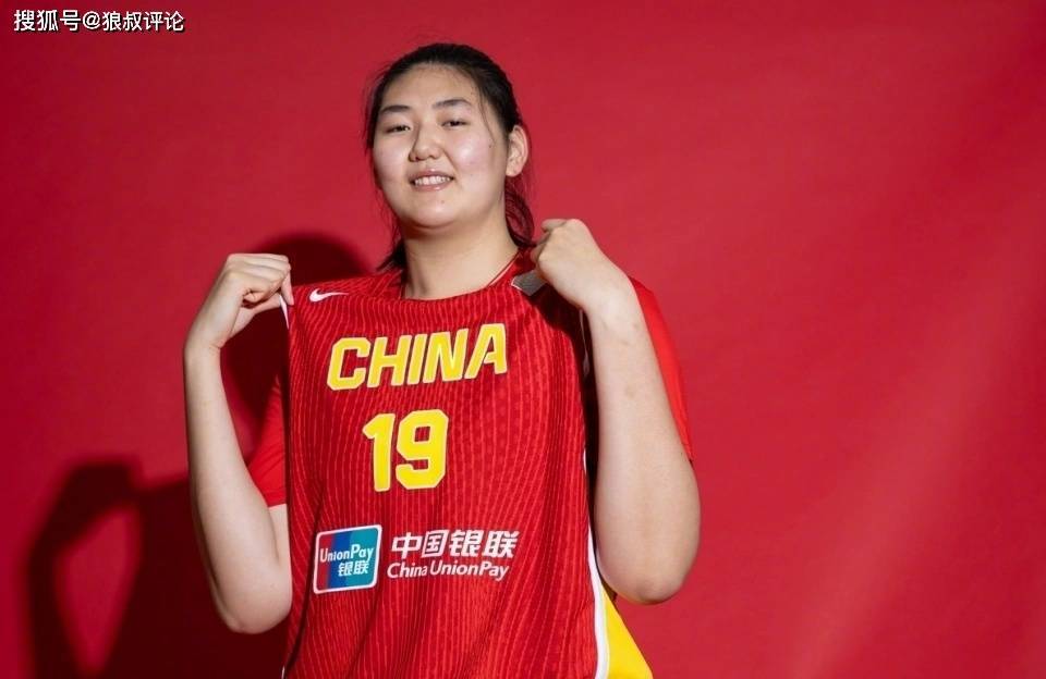 张子宇“矛盾体”？宫鲁鸣谈中国女篮选人：需要攻守兼备，跟上现代篮球