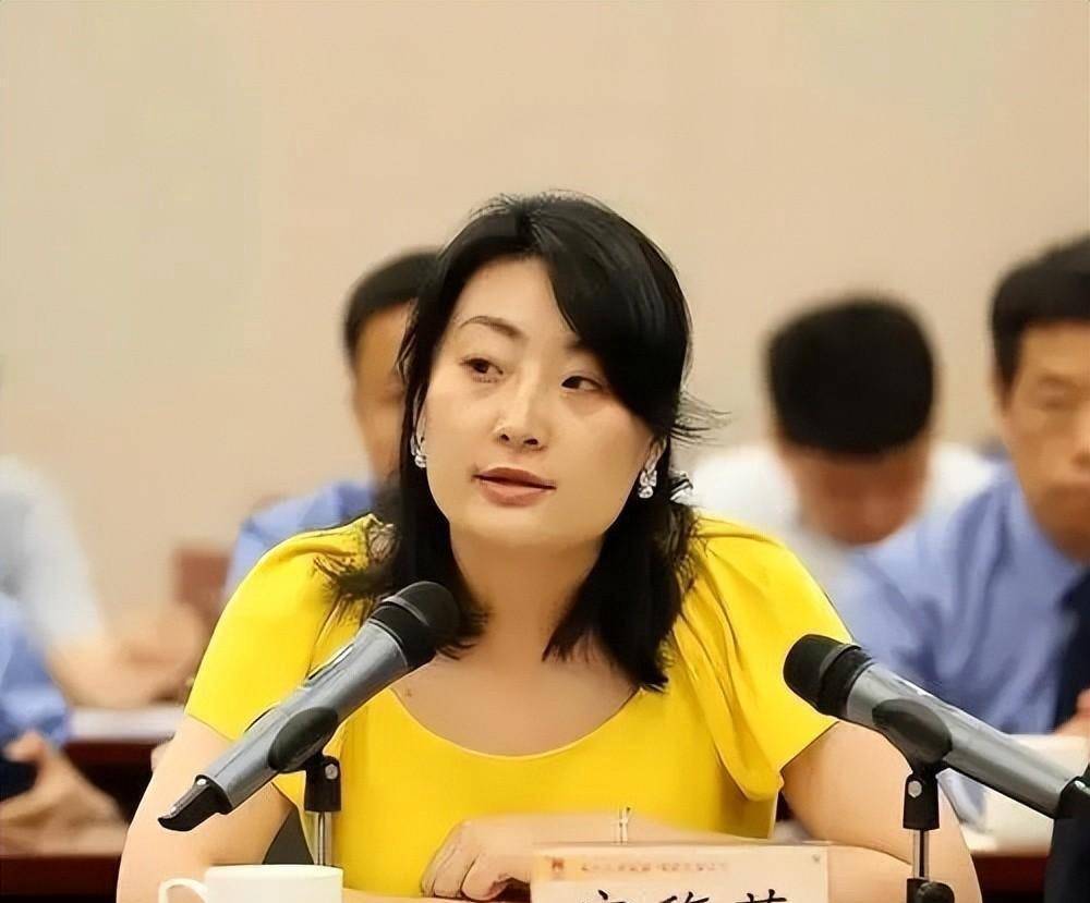 娃哈哈千金宗馥莉:41岁成身材走样,有钱人不屑追,穷人她看不上