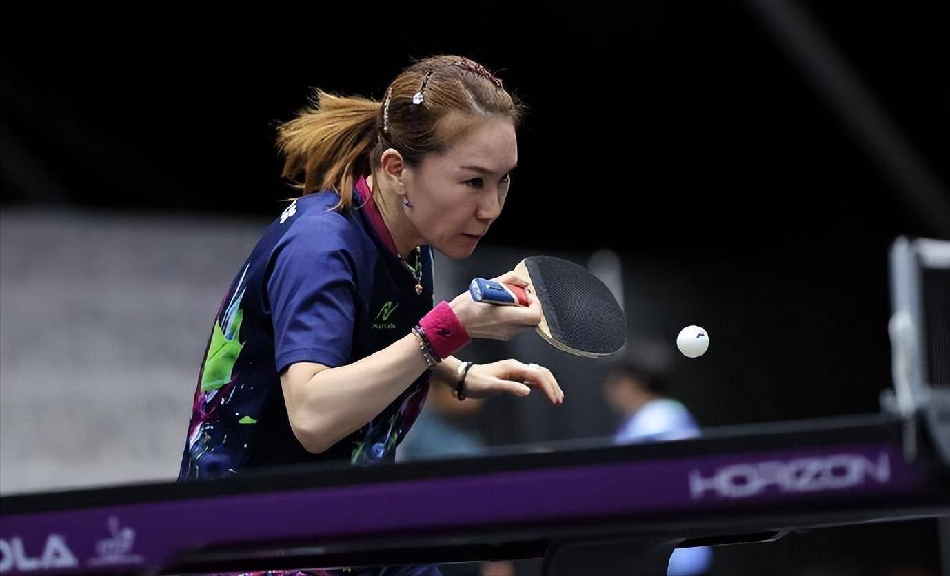 奥运会亚军单晓娜(2016年里约奥运会乒乓球女子团体银牌得主)在与国乒