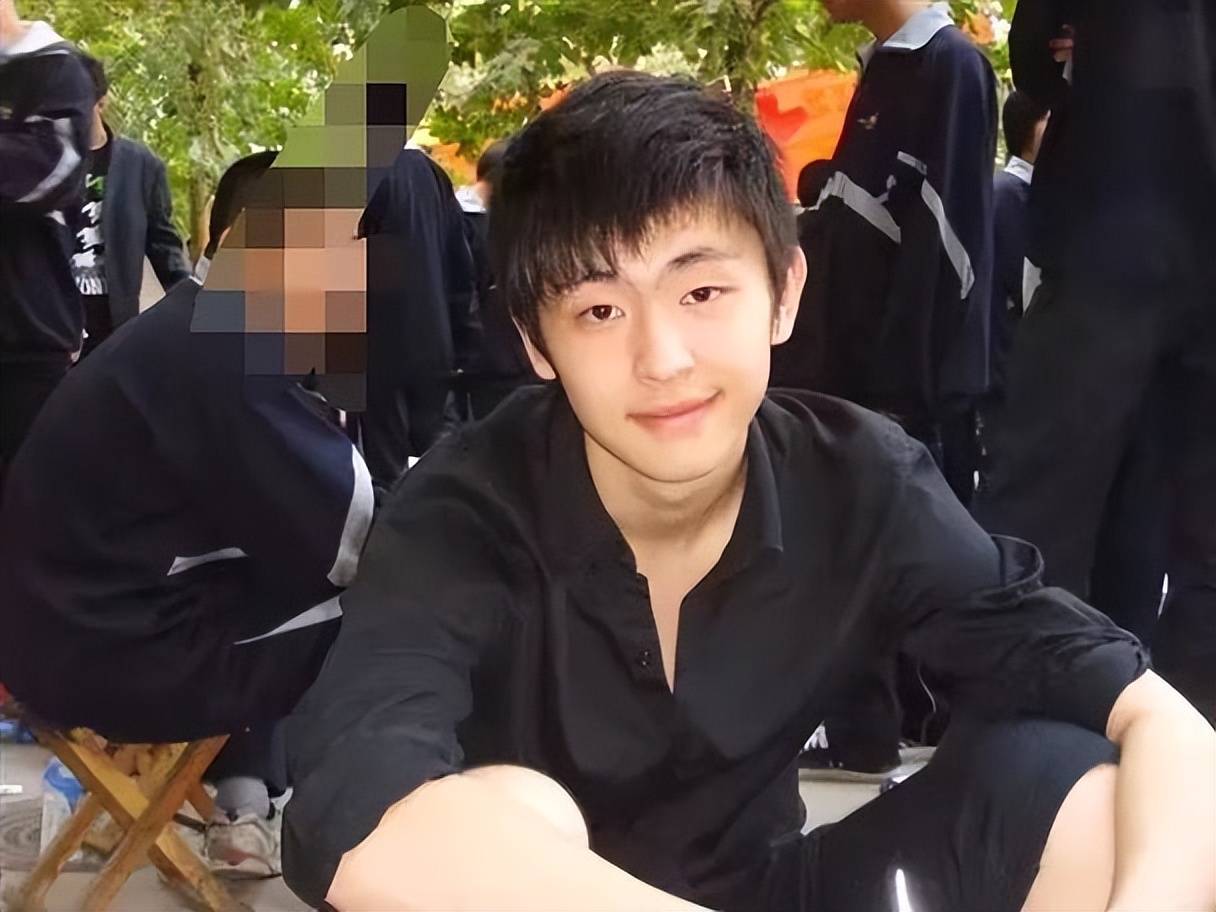 偷税风波3年后,邓伦近照曝光,曾尝试复出无果