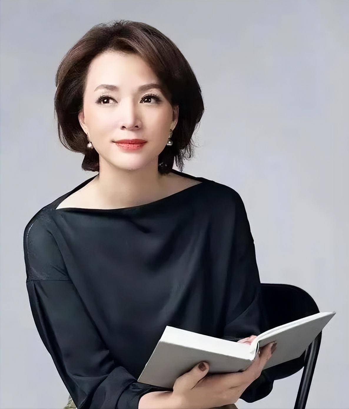 董卿父亲董善祥这辈子做过最后悔的事就是把女儿嫁给二婚富豪