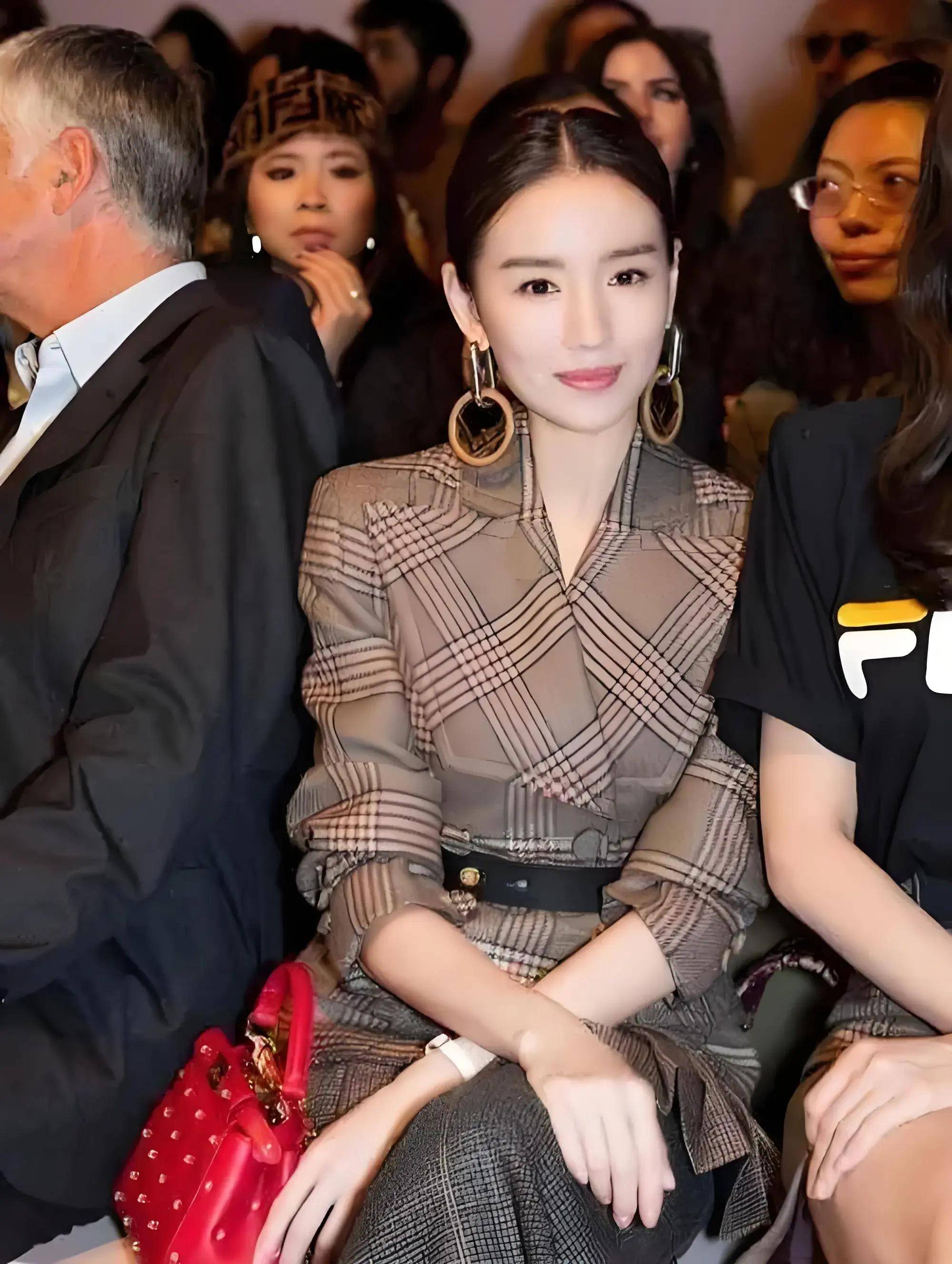 离婚后更具魅力的女星我只服这5位个个貌美如花演技精湛