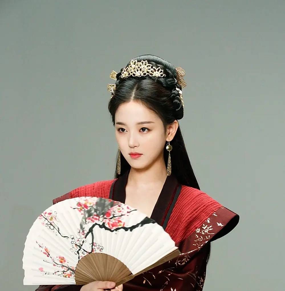 姜汉娜就选择进入韩国中央大学戏剧表演系后,并希望能在日后成为一名