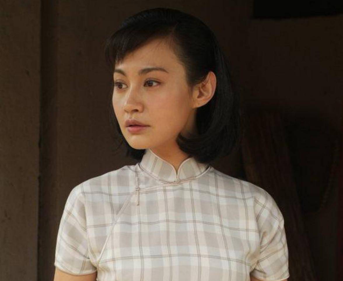 杨雪长得漂亮有演技,事业当红时嫁人生一女,现在活成喜欢的自己