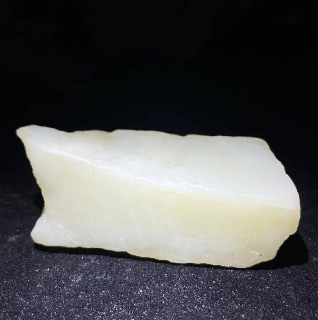 米达料和罗甸料的区别,和田玉的"潜力股"与"泡沫"