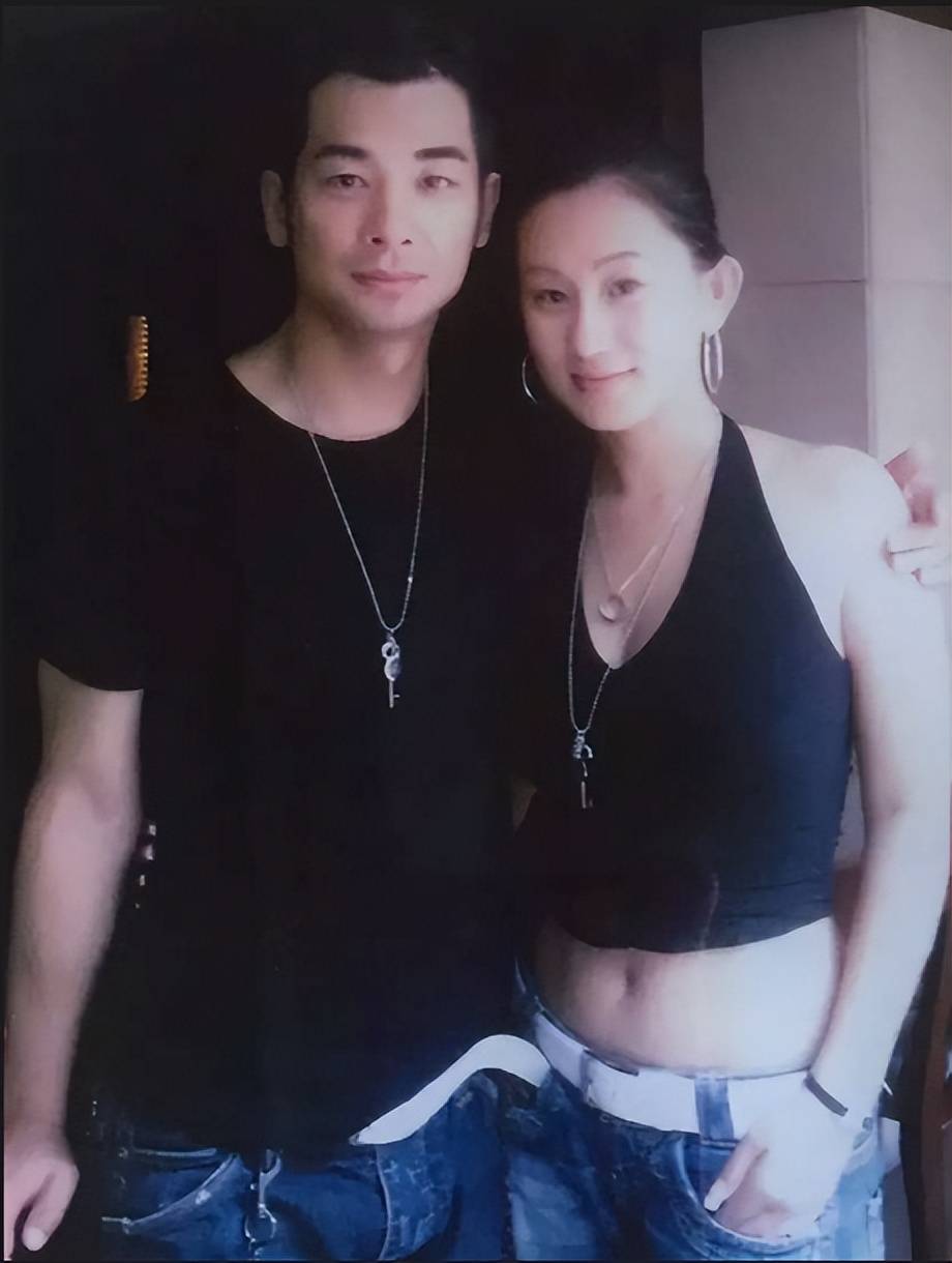 张丹露:知道丈夫挚爱是梅艳芳,有私生子,从不后悔与赵文卓相伴