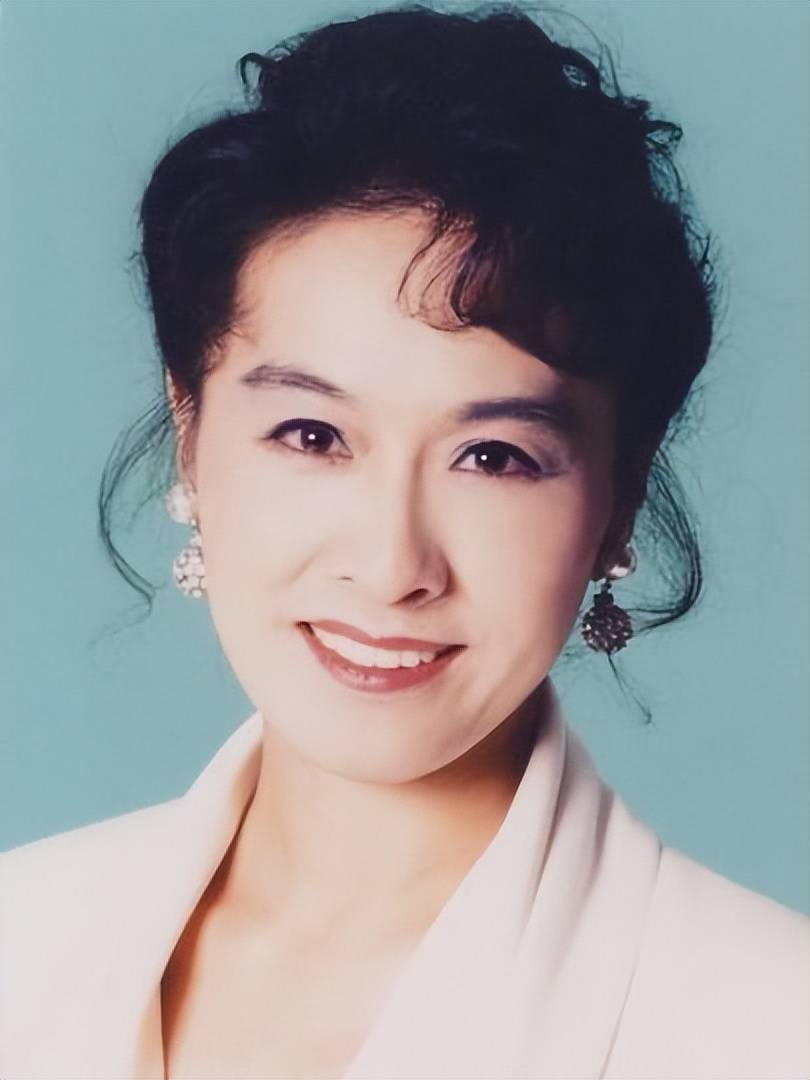 栗原小卷:80年代家喻户晓,36次到访中国的银幕女神,终身未嫁