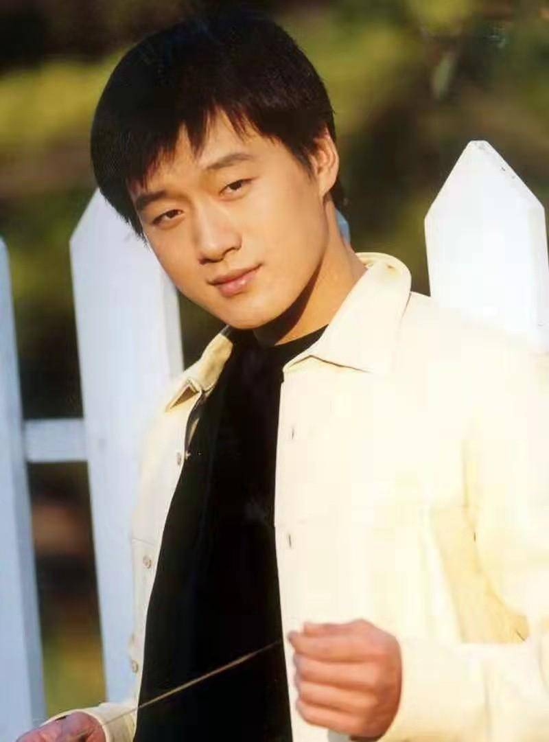 孝顺的佟大为:唤醒昏迷20年植物人父亲,风光背后有眼泪