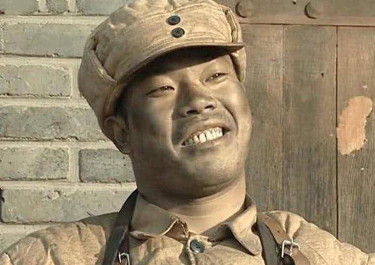 李云龙丁伟孔捷,对彼此军衔互不服气,为何却都服气赵刚的军衔?