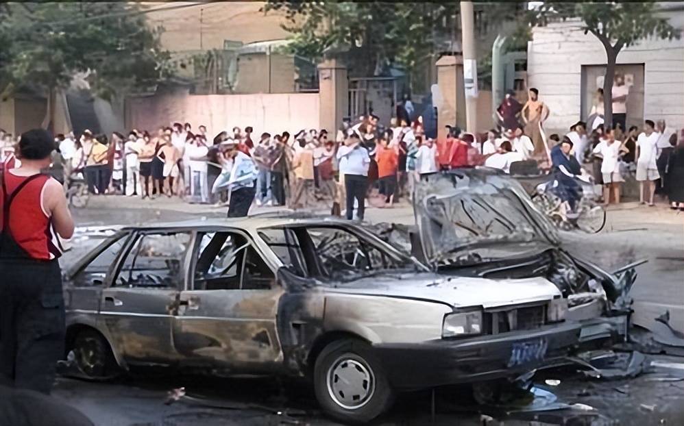 济南副省级高官被判死刑:敛财300多万,为摆脱情妇将其炸死闹市