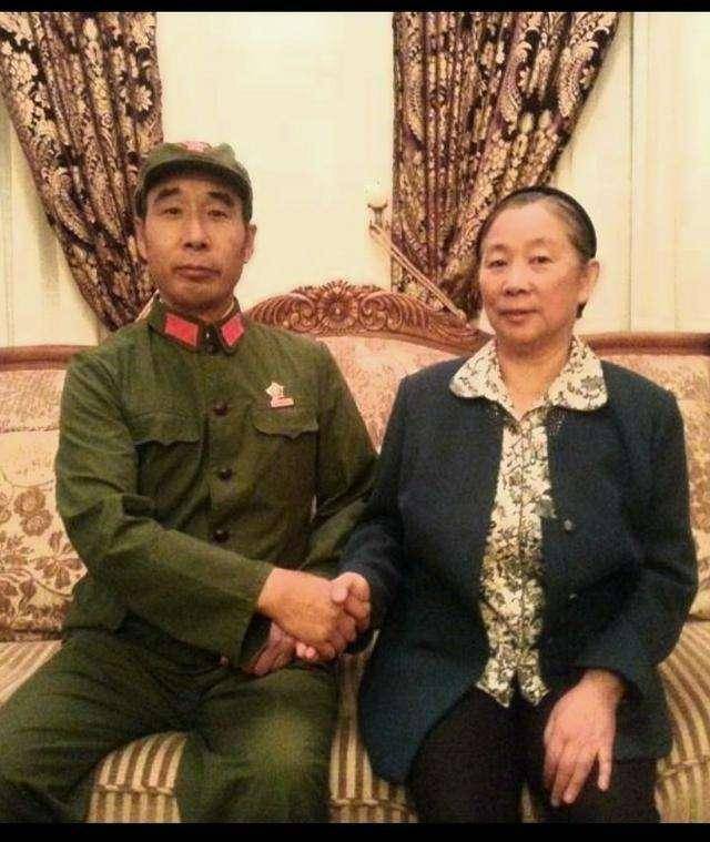 她是林帅的小女儿,父亲出事后男友不离不弃,如今开酒楼生意很好