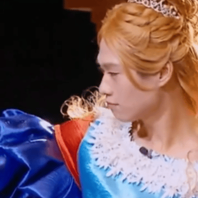 原创            魏大勋上桌，不靠秦岚