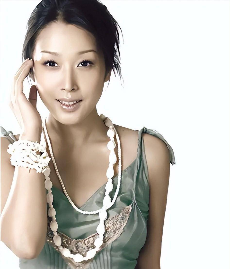 歌手孙悦,嫁大9岁10亿富豪生娃,儿子像极妈妈,堪称人生赢家