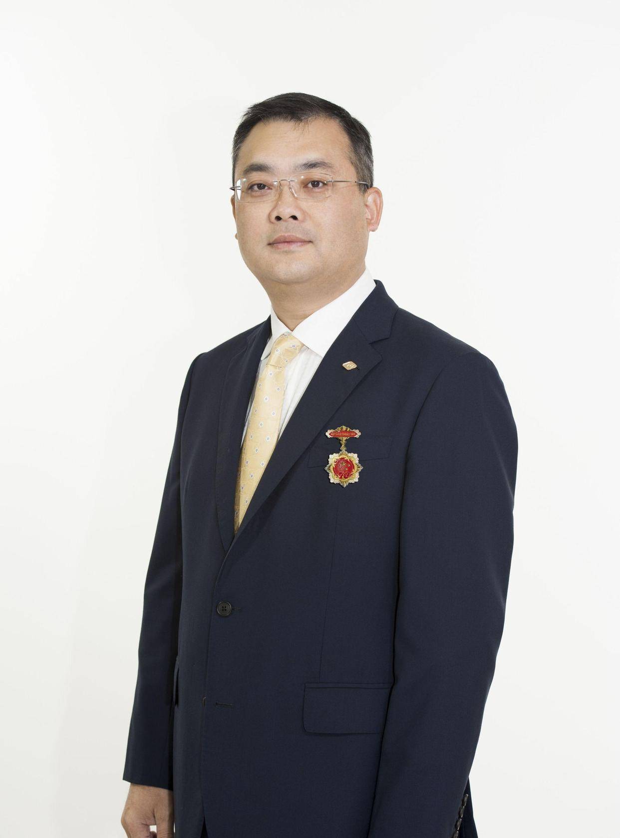 福耀玻璃董事交接曹德旺父子家族责任曹晖中国香港身份澄清