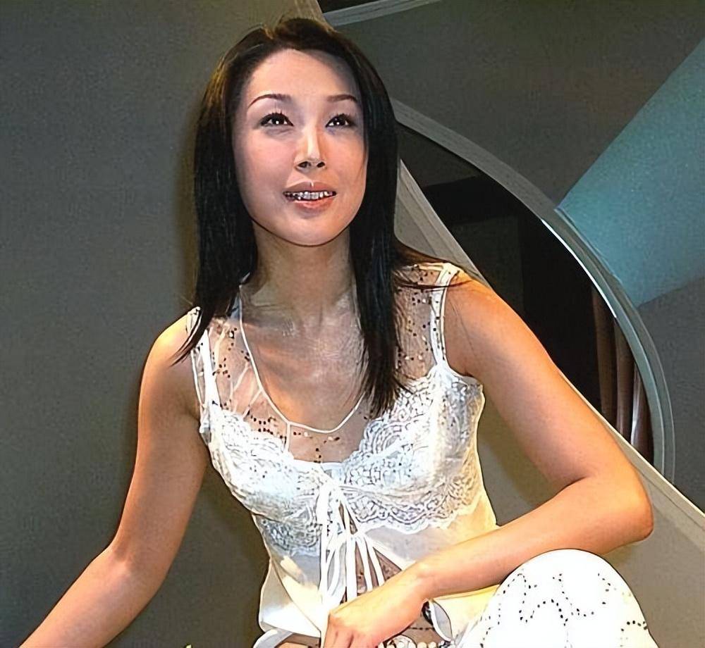 歌手孙悦:相夫教子多年,隐退多年再复出,现在依旧能唱跳