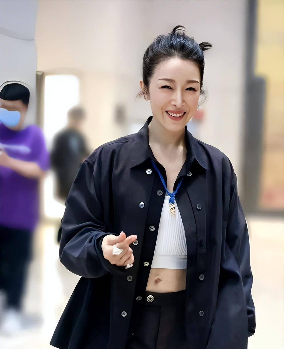 歌手孙悦,嫁大9岁10亿富豪生娃,儿子像极妈妈,堪称人生赢家