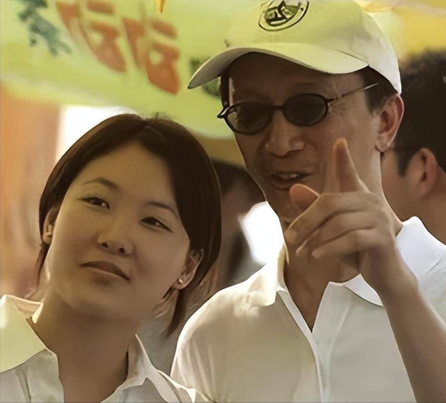 梁锦松为什么娶伏明霞 梁锦松为什么娶伏明霞