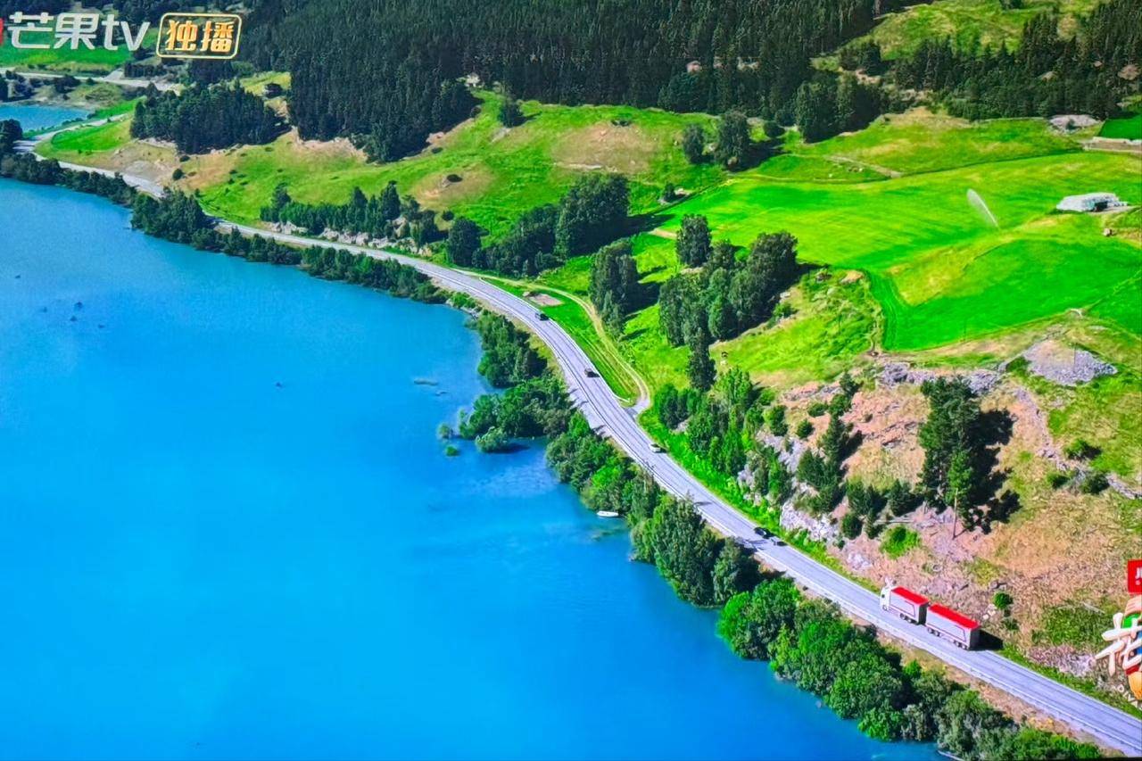 《花儿与少年·同心季》挪威站封神，继第四期再次登榜综艺第一 