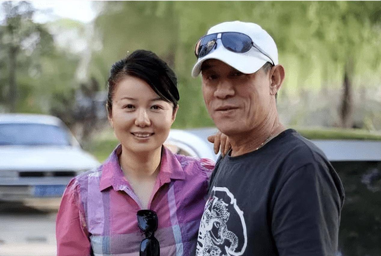 郑卫莉前脚和赵军离婚,后脚就带儿子嫁大13岁杜志国,现在怎样了