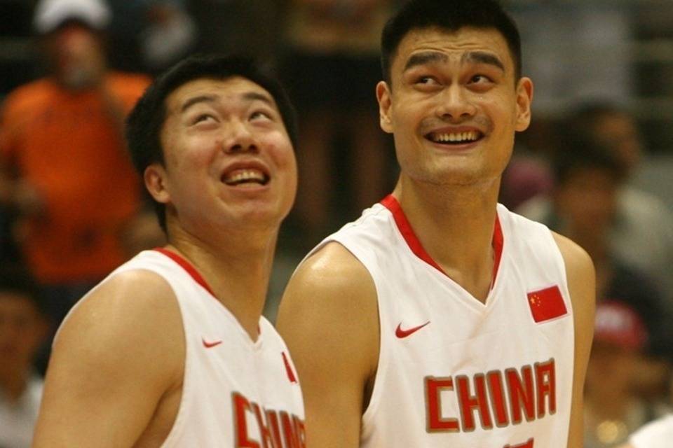 姚明:刚进CBA王治郅让我仰望 他那么高却十分轻盈是追风少年