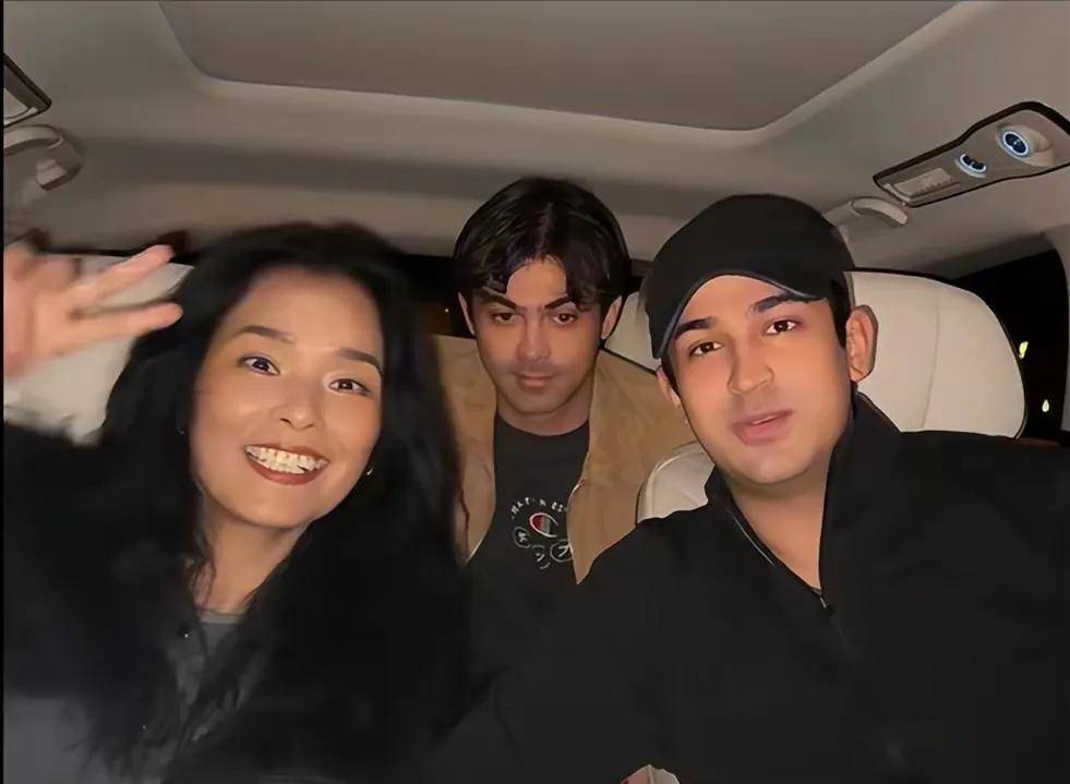 相比于兄长们的传统金融行业,小儿子韦紫瑞的选择更为先锋