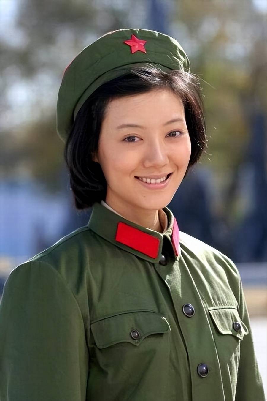 离婚12年,再看"独居"大别墅的车晓,娱乐圈的残酷"应验"了!
