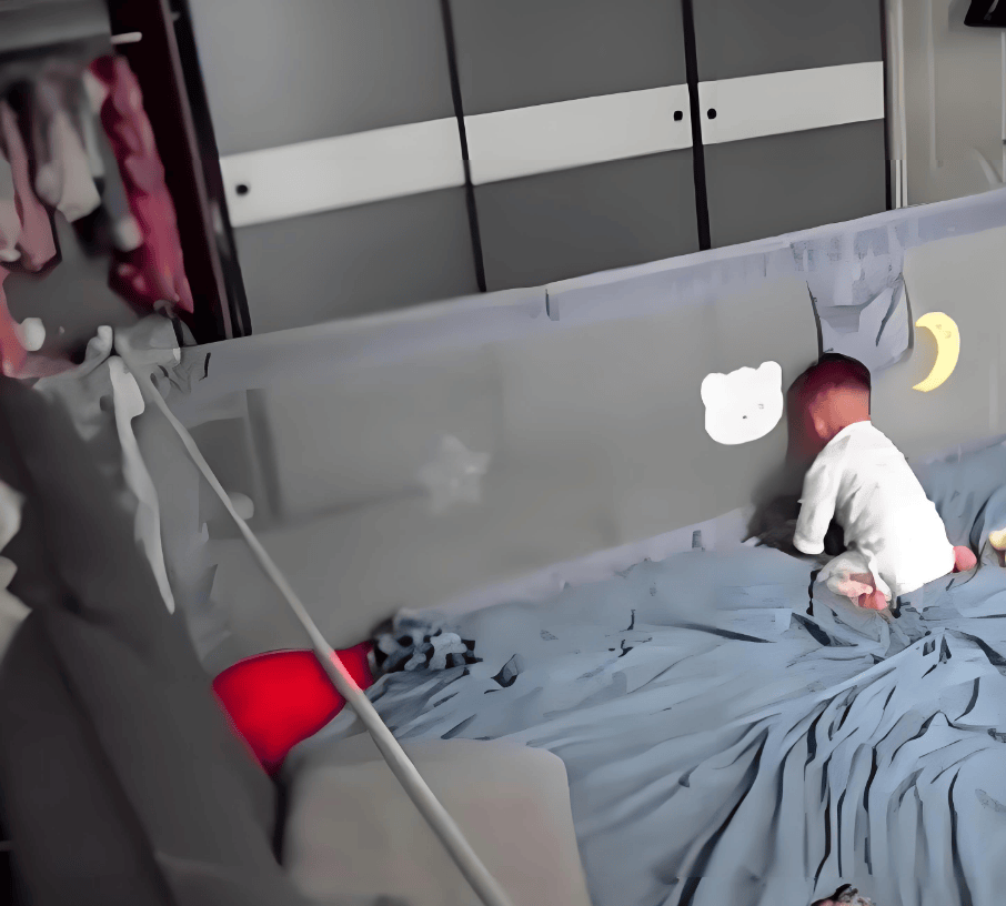 宝宝摔下床后,别急着立刻扶起来,了解＂黄金十秒＂很重要