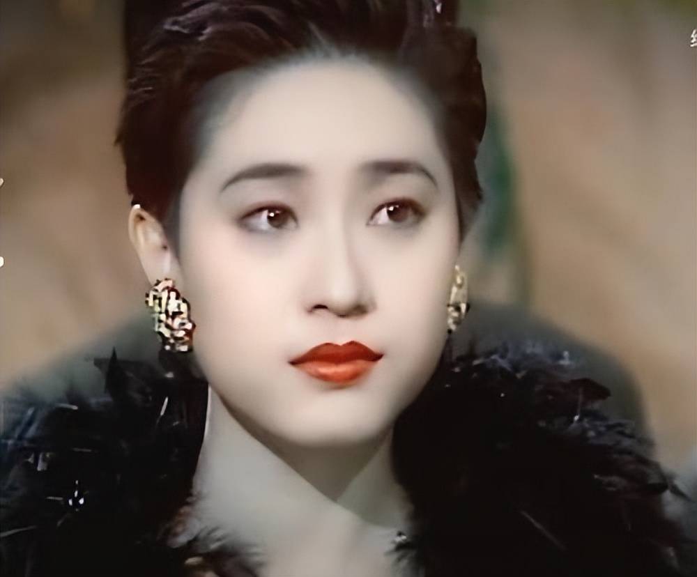 悲惨陈法蓉:被周慧敏掌掴,被李嘉欣夺爱,假富豪骗了她2.8亿