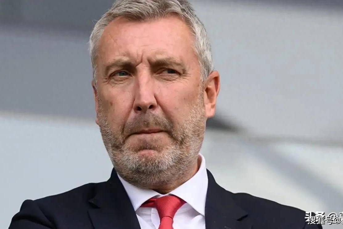 曼联幕后大佬终现身!三连胜后高调邀功,直言引援全中还将加码