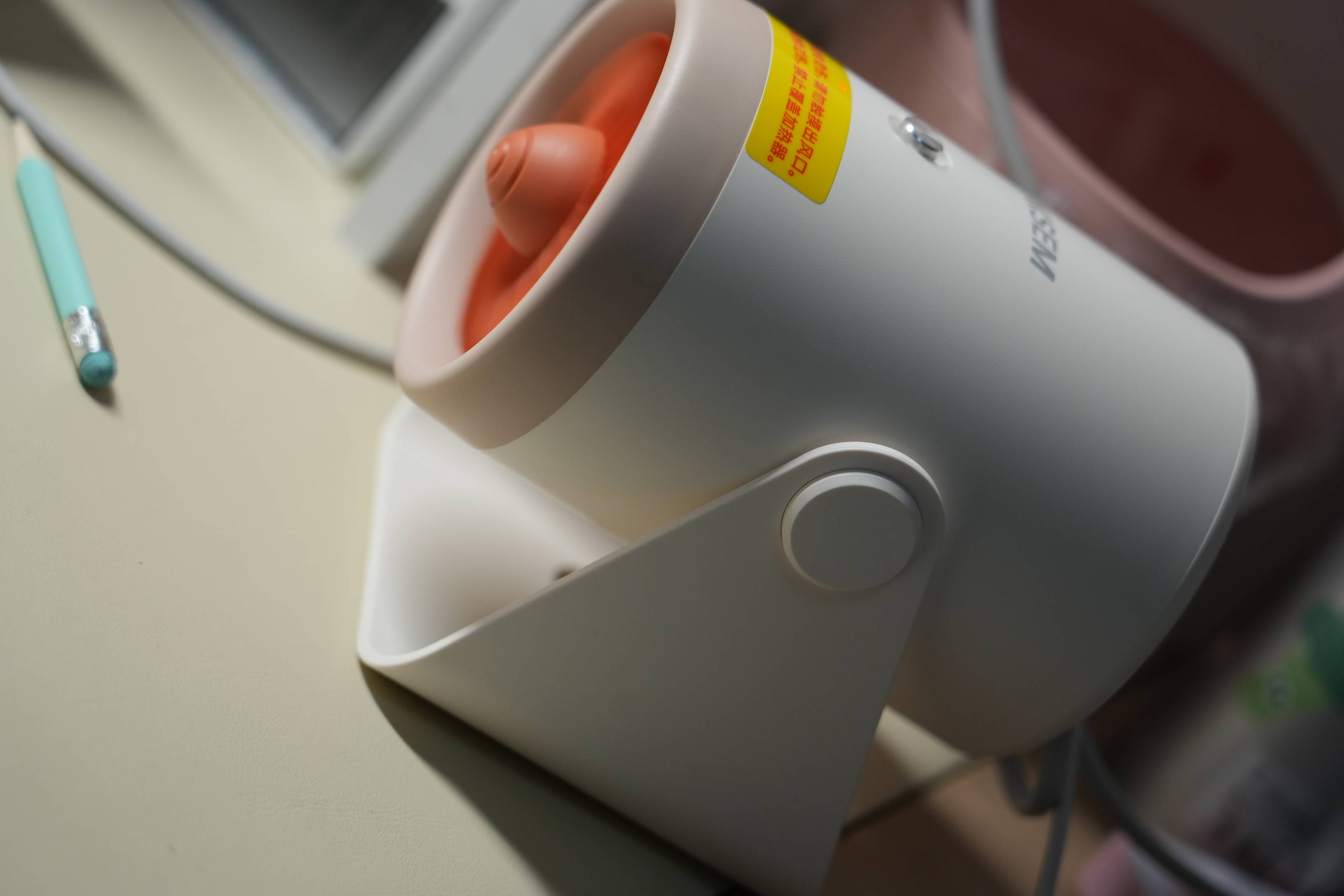 西圣桌面暖风机mini体验：2秒即热不燥，深夜赶稿办公都暖乎乎