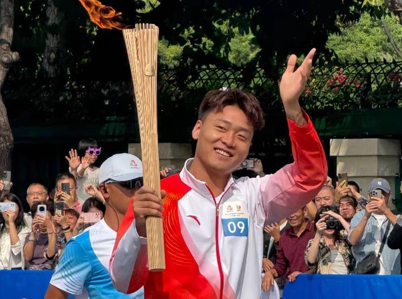 赵睿担任全运会火炬手，曾凡博现身澳大利亚，广厦官宣场均22+11新外援