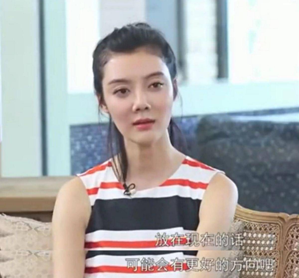 离婚12年,再看"独居"大别墅的车晓,娱乐圈的残酷"应验"了!