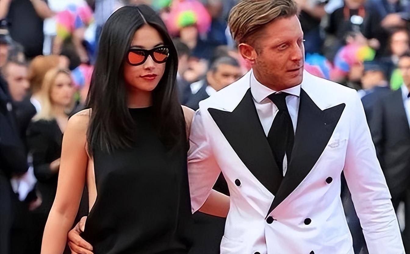 年轻时与前任疯狂秀爱,37岁嫁圈外人归于平静