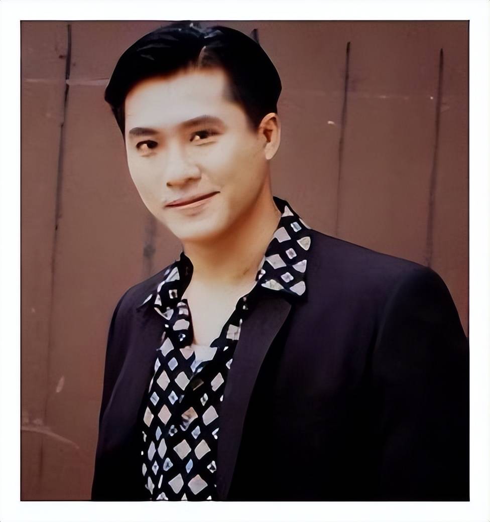 他曾比郭富城还火,与邱淑贞同居多年,被打压后复出无人识