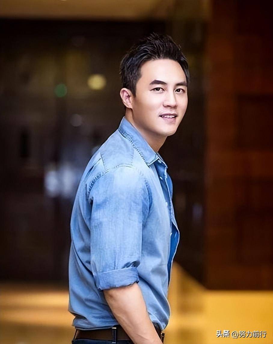 演员杜淳:心疼离异单身的母亲,在泪水中理解父亲和继母