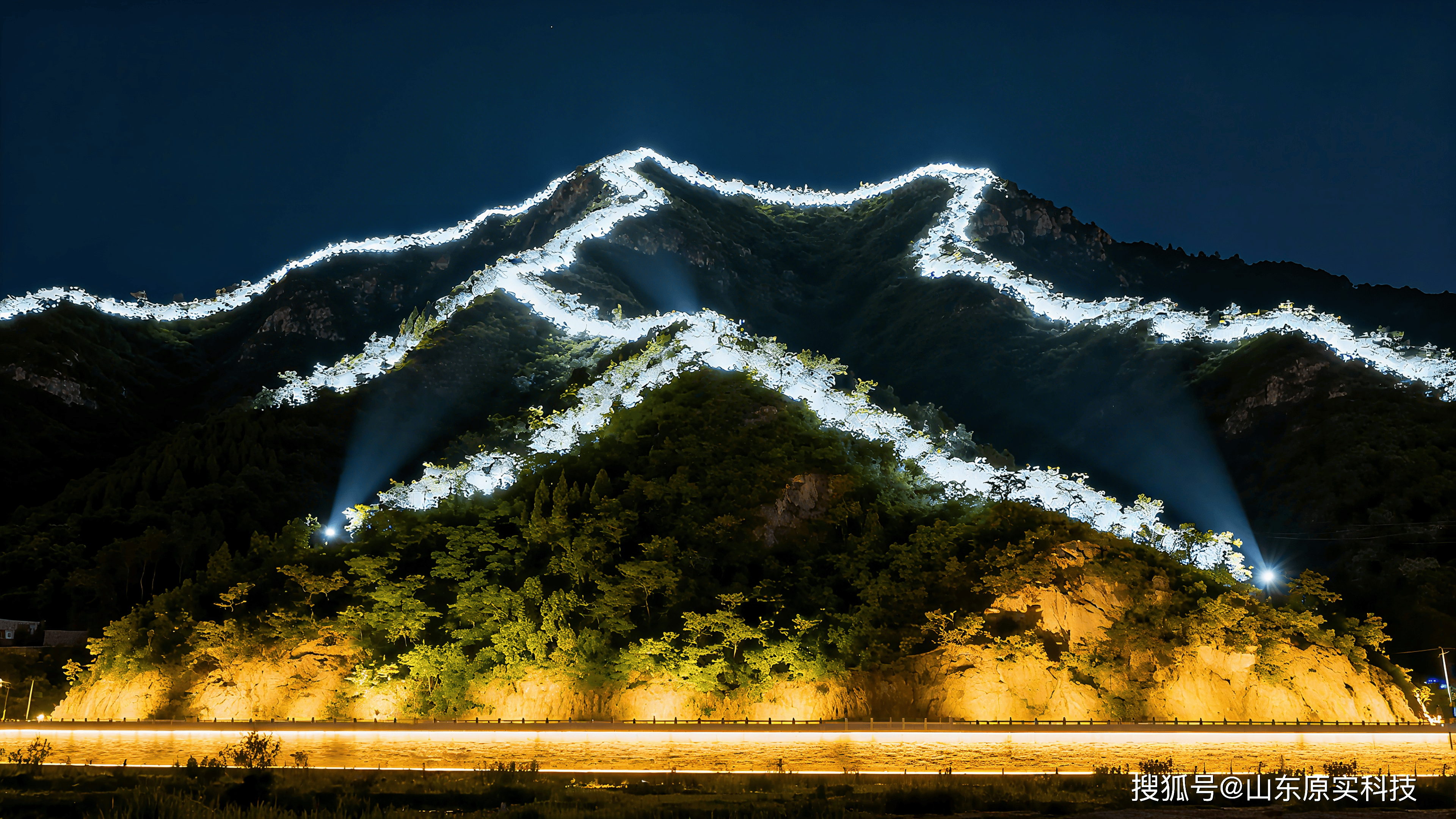 光影塑山魂:山体亮化工程的艺术,科技与实践探索