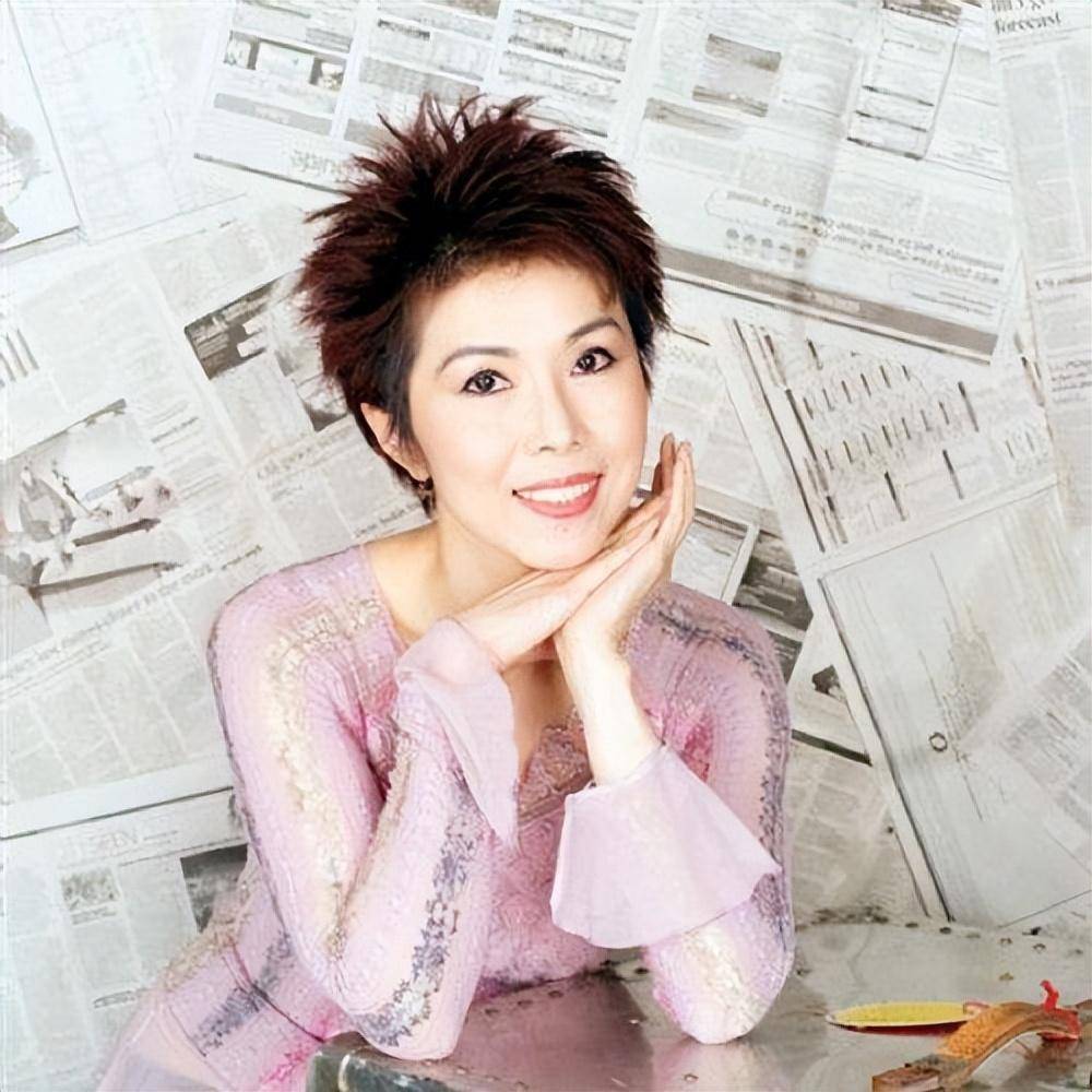 关菊英:嫁音乐才子演活角色,晚年开启第二春,与同性密友很相爱