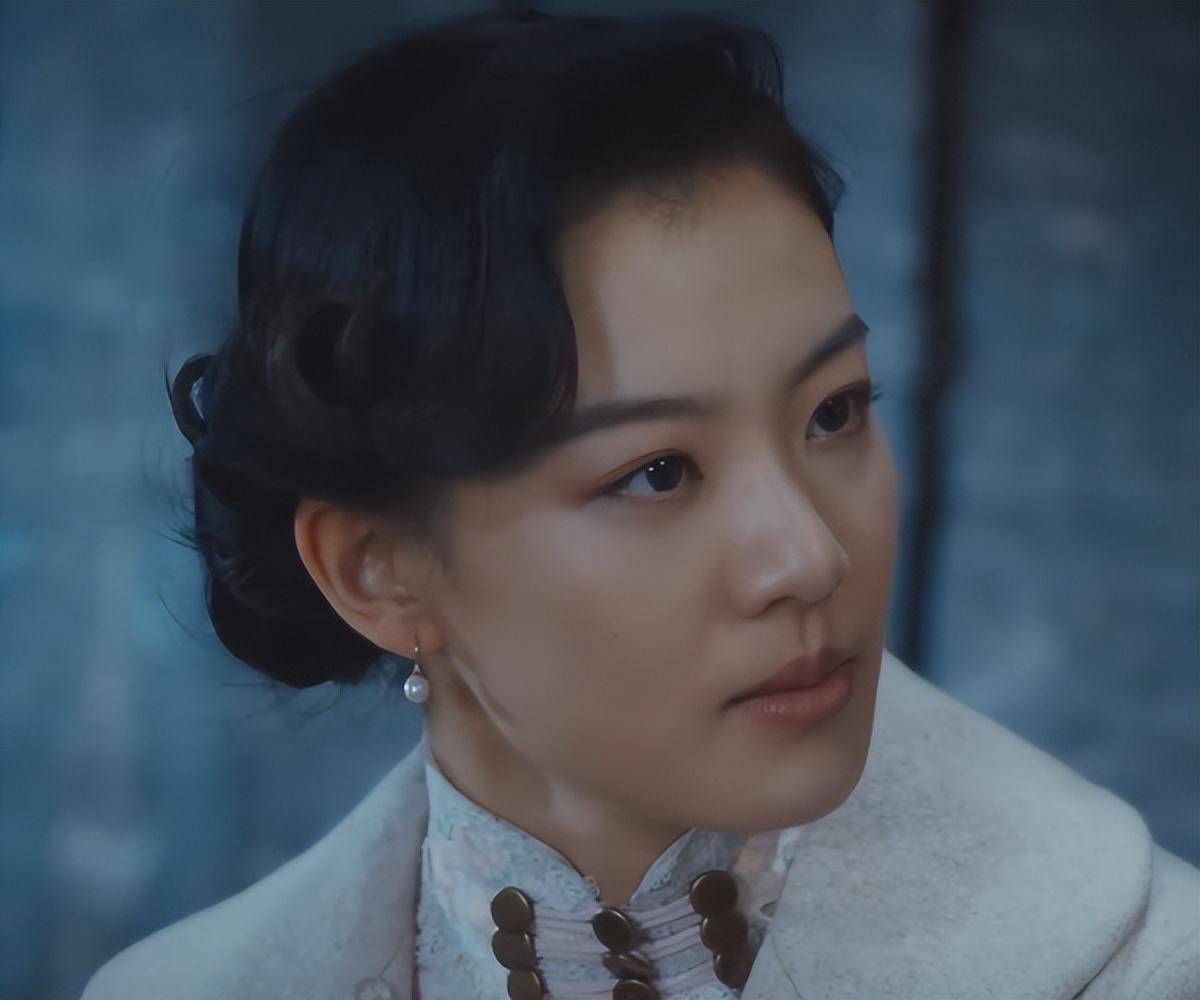 参演中国机长走红,现在凭烽烟尽处圈粉无数,雅玫太美了