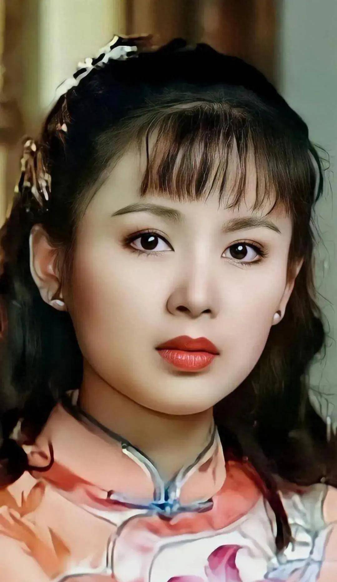 陈红,靠颜值在娱乐圈行走江湖的"大陆第一美女",到底有多飒