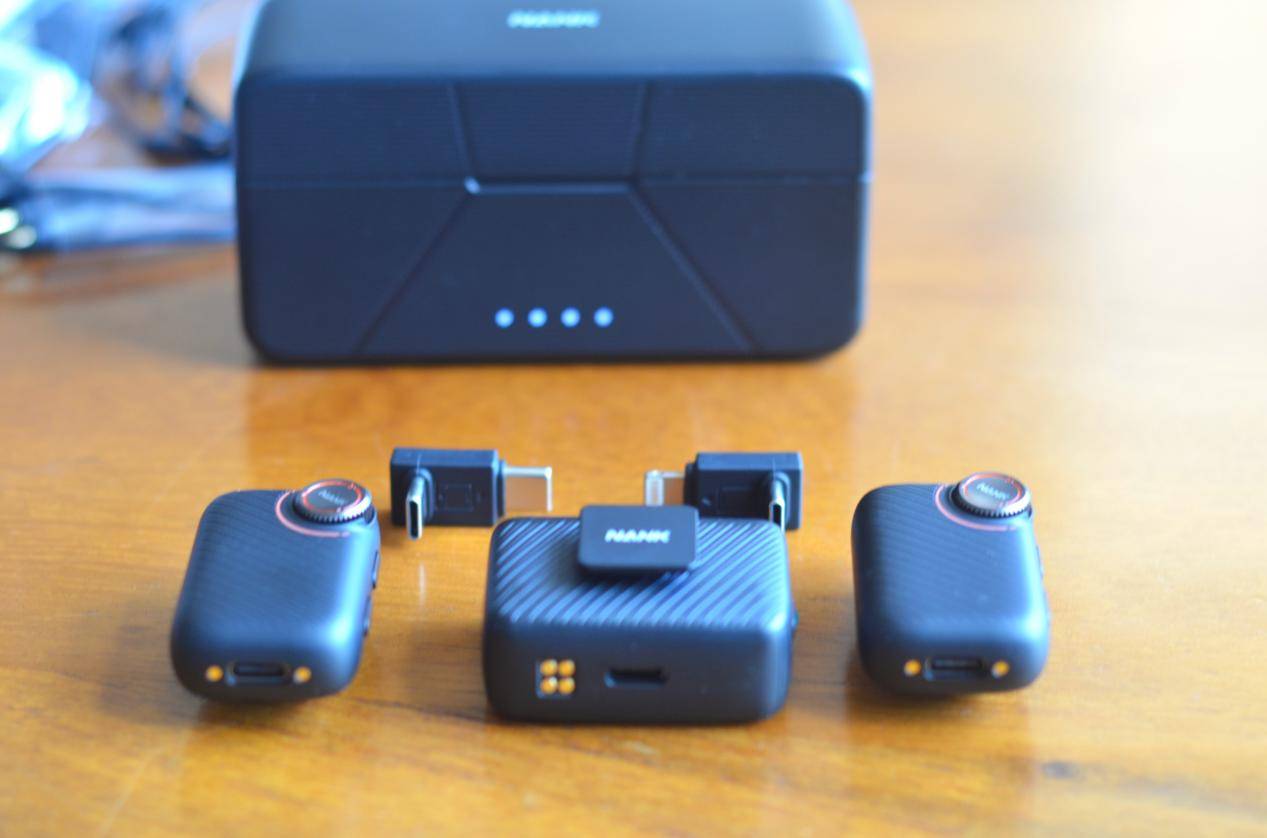 专业音质、稳定传声、智能操控集一身,南卡Qmic领夹麦克风专业全能