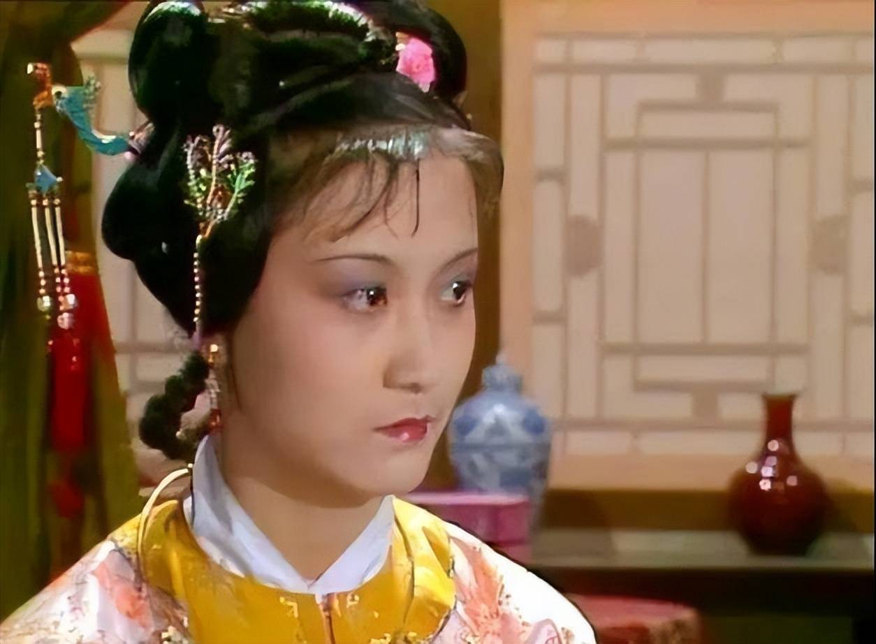 87版《红楼梦》邢岫烟,零差评角色,扮演者李伊气质很像林黛玉